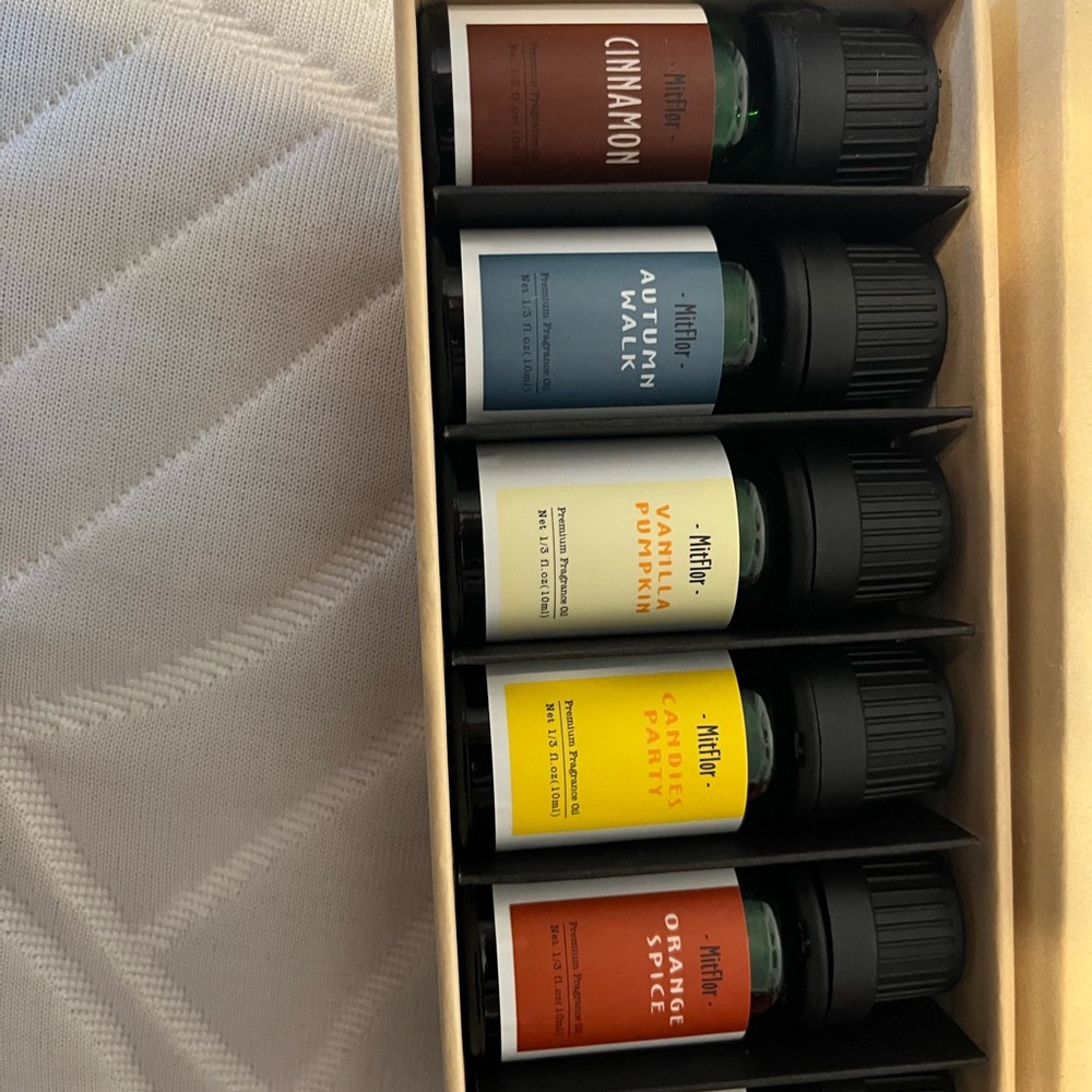 MitFlor Autumn Oil Set  Fragrance10mL bottle Diffuser Candles Soap Vanilla Apple - Picture 3 of 4
